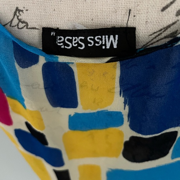 Miss Sasa colorful semi-sheer sleeveless blouse, size medium. - Picture 8 of 8